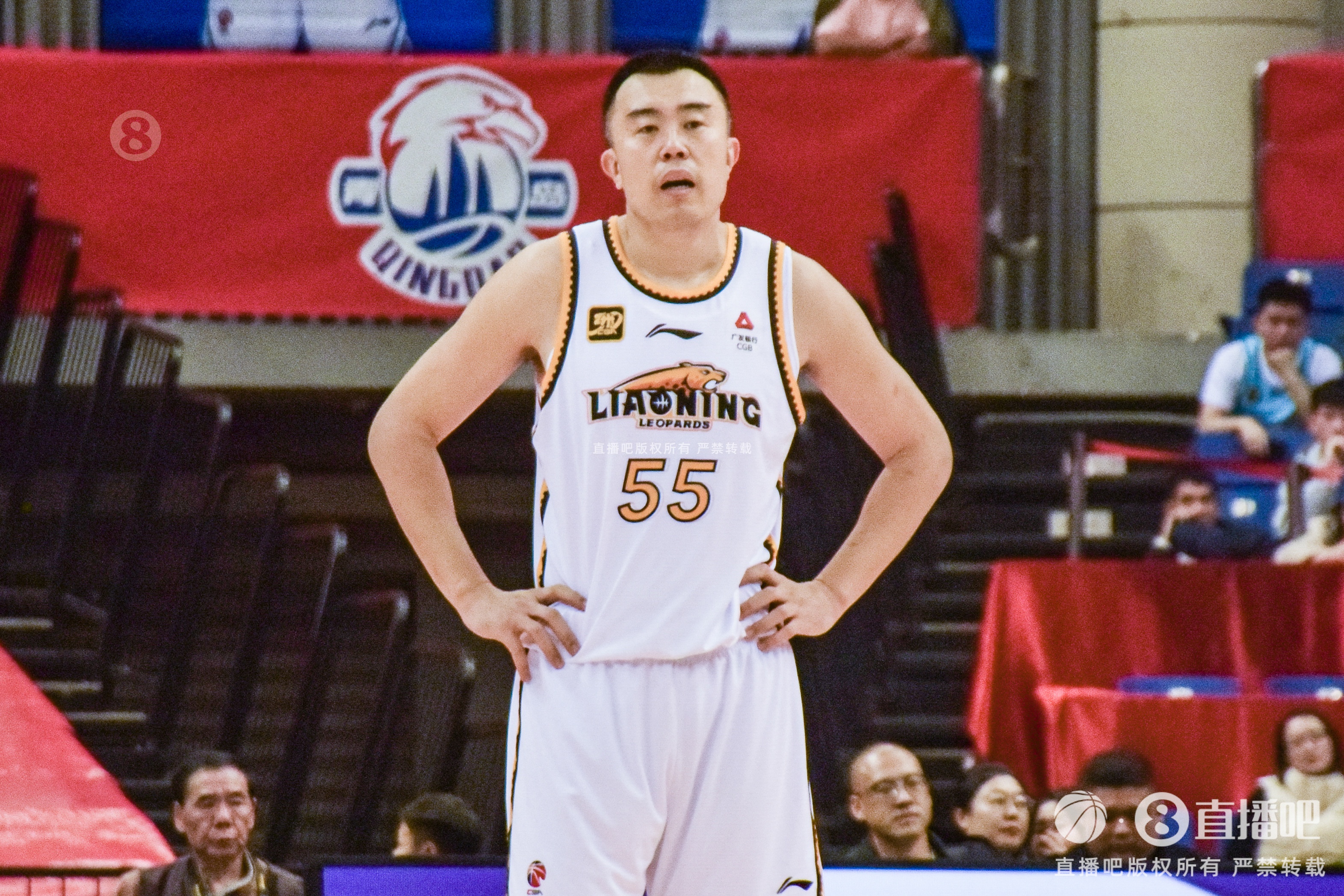 老将太稳了!韩德君半场5中5高效拿下11分3板1助